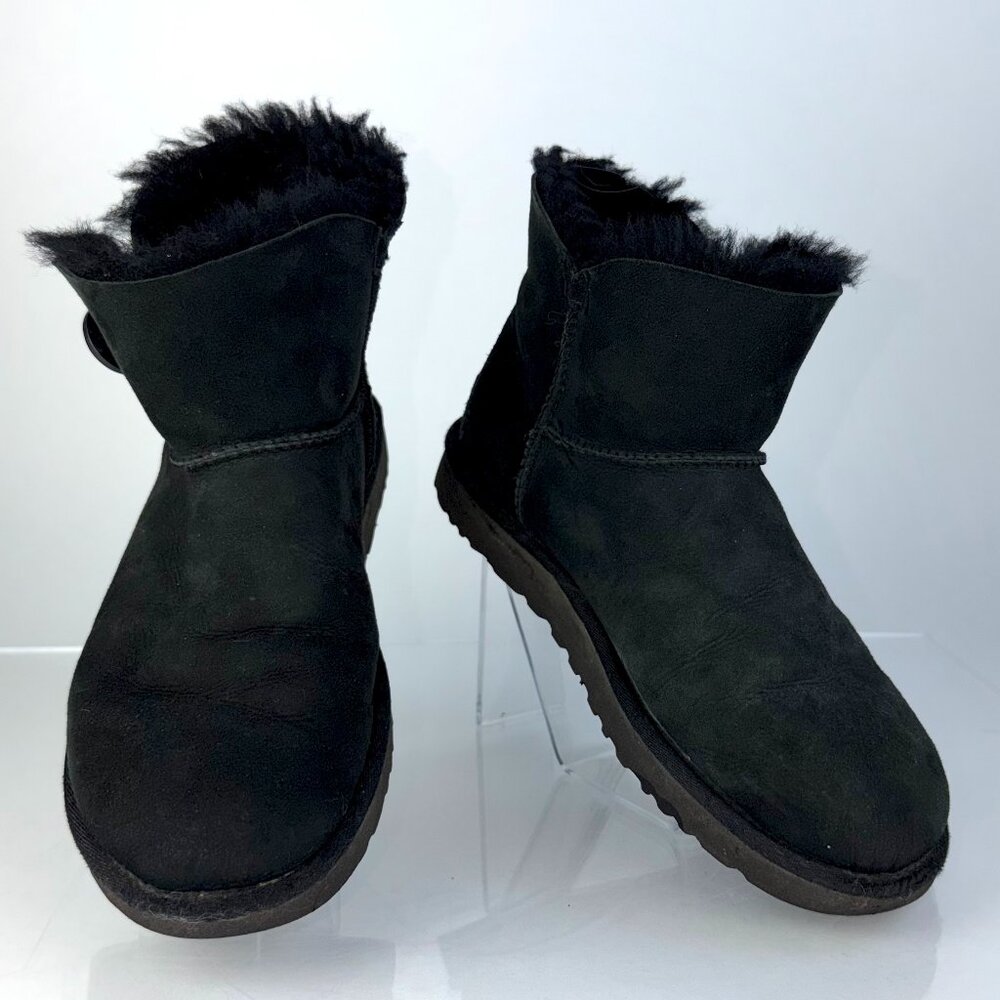 UGG Mini Bailey Button II Black Sheepskin Ankle Boots Size 9